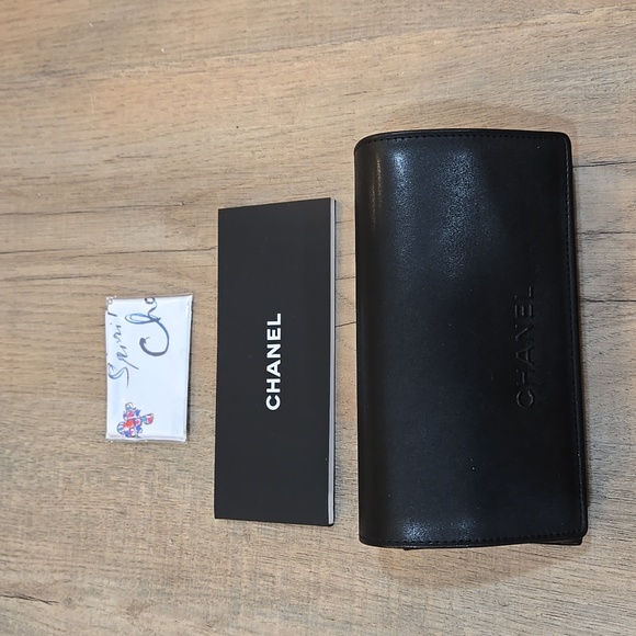 NWT CHANEL SUNGLASS CASE! - Picture 5 of 5